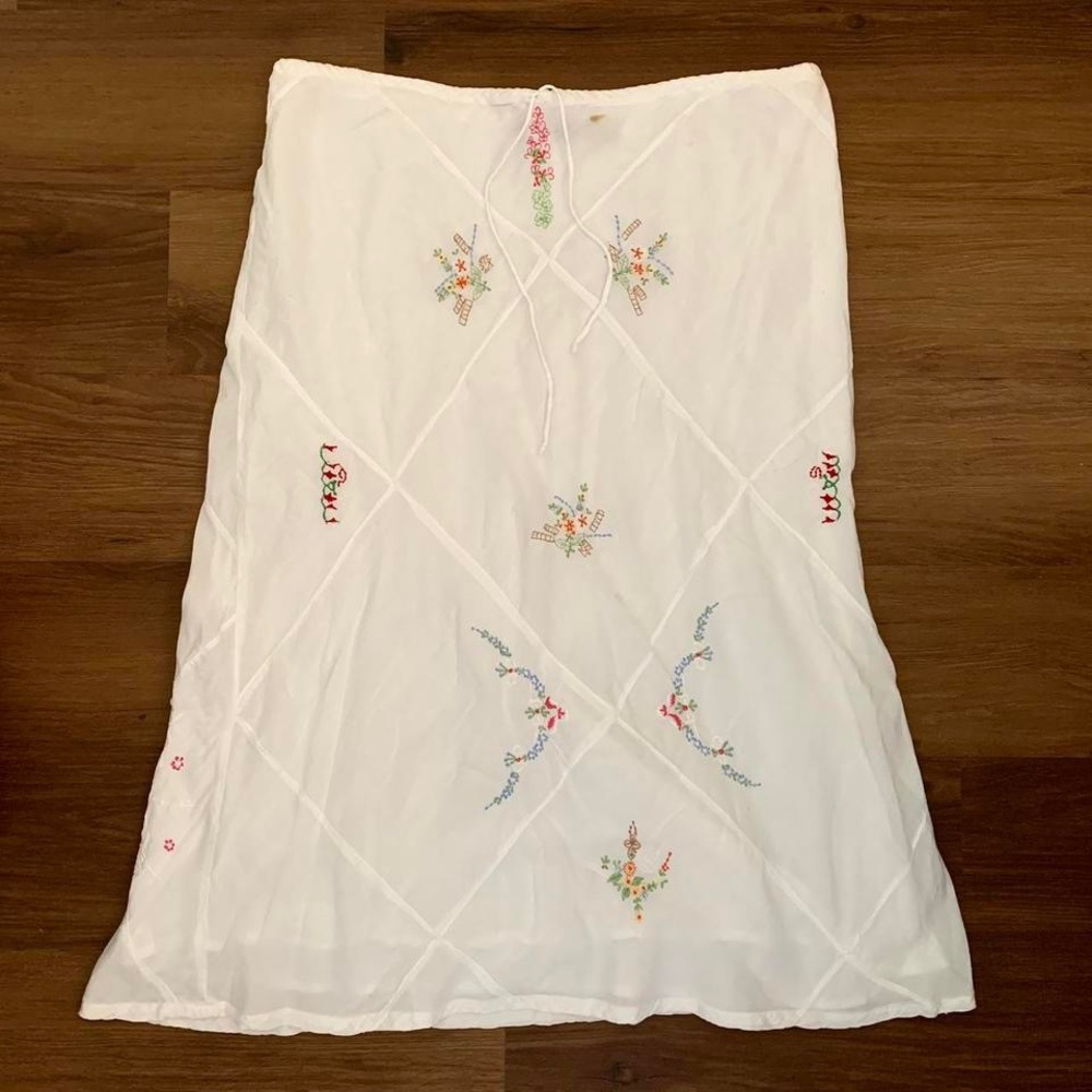 (sold) Embroidered White Skirt